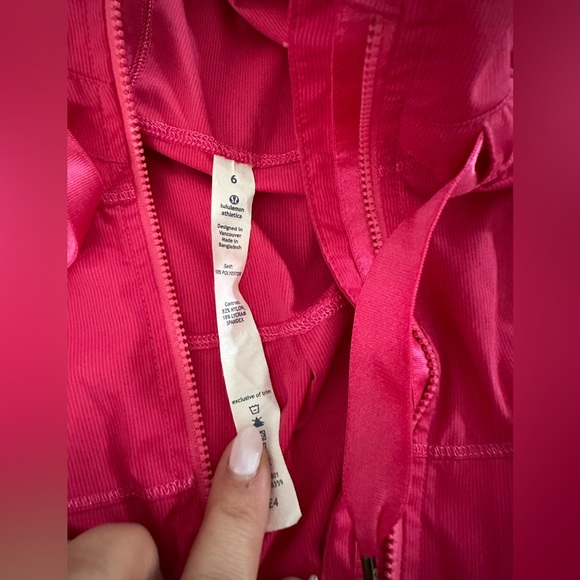 Lululemon size 6 Run Jacket - Picture 3 of 3